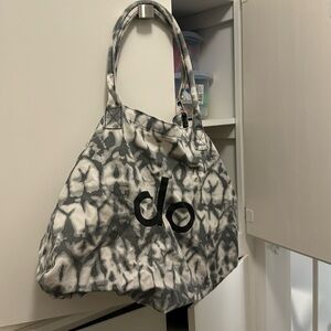 Alo Yoga Shopper Tote